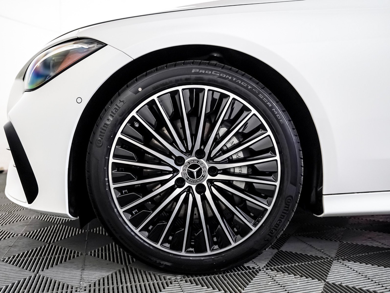 New 2026 Polar White Mercedes-Benz CLE 300 image 6