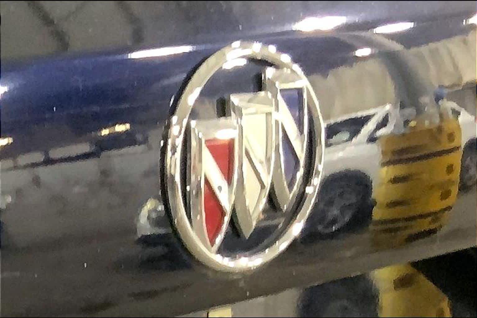 Used 2021 Dark Moon Blue Metallic Buick Avenir image 31