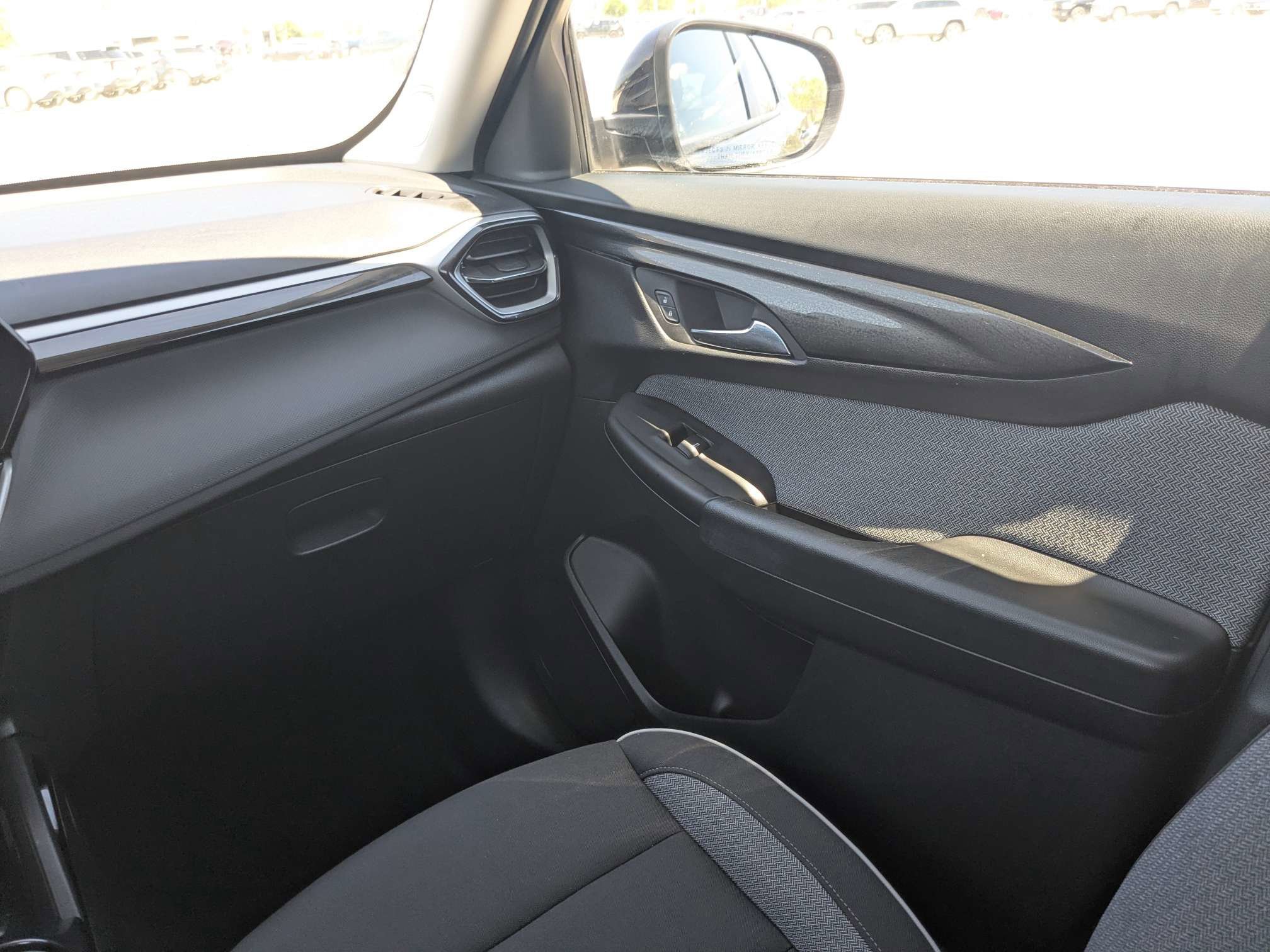 Used 2025 Mosaic Black Metallic Chevrolet LT image 19