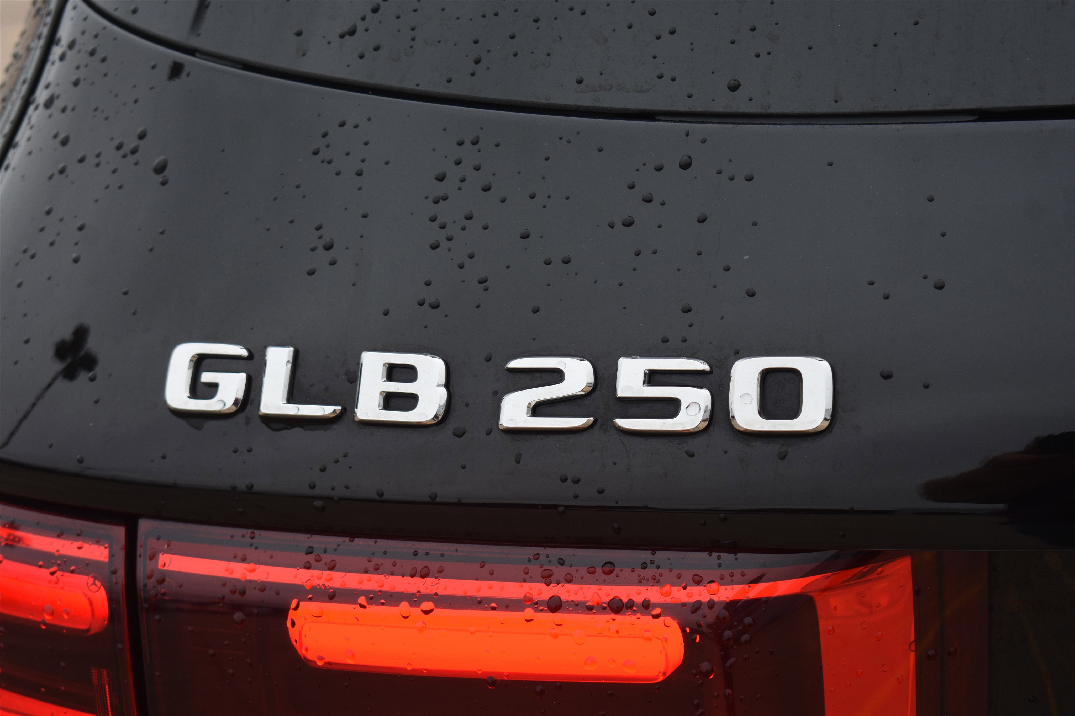 Used 2024  Mercedes-Benz GLB 250 image 7