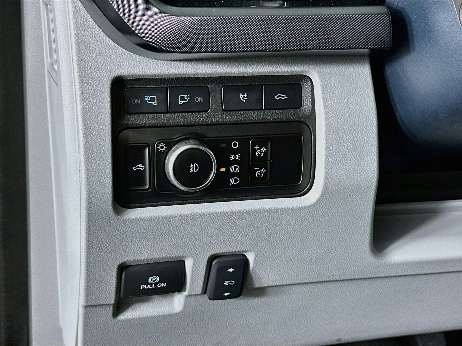 Used 2023 Black Ford Limited image 11