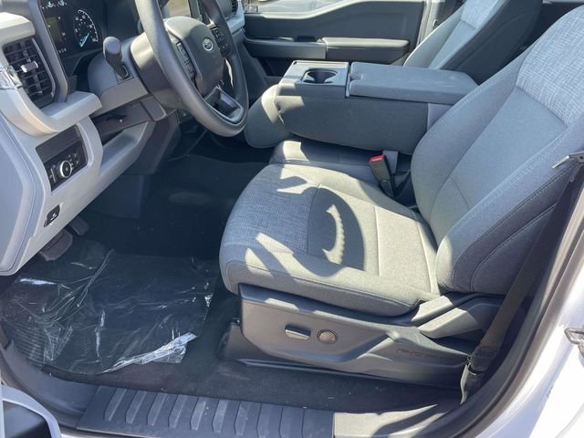New 2026 Oxford White Ford XLT image 5