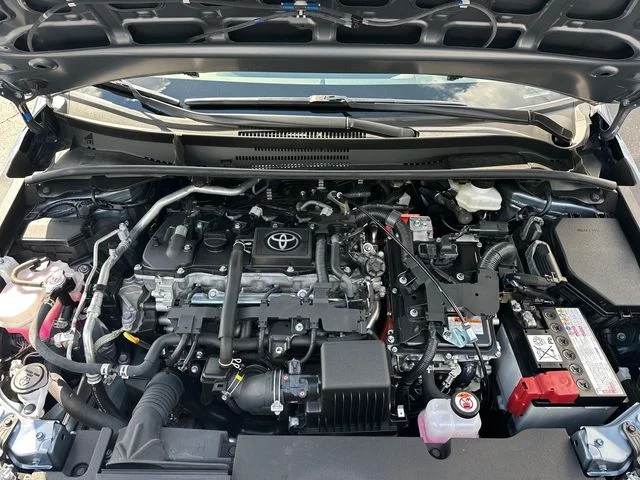 Used 2025  Toyota LE image 27