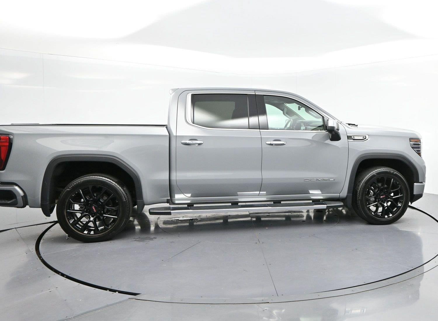 Used 2025 Thunderstorm Gray GMC Denali image 8