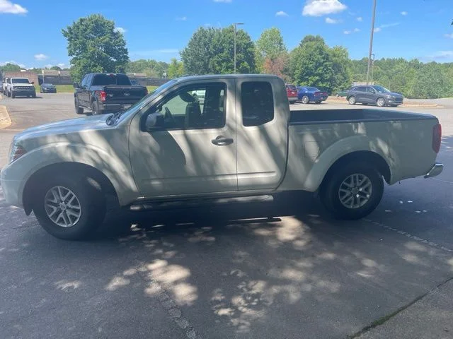 Used 2017 White Nissan SV image 3