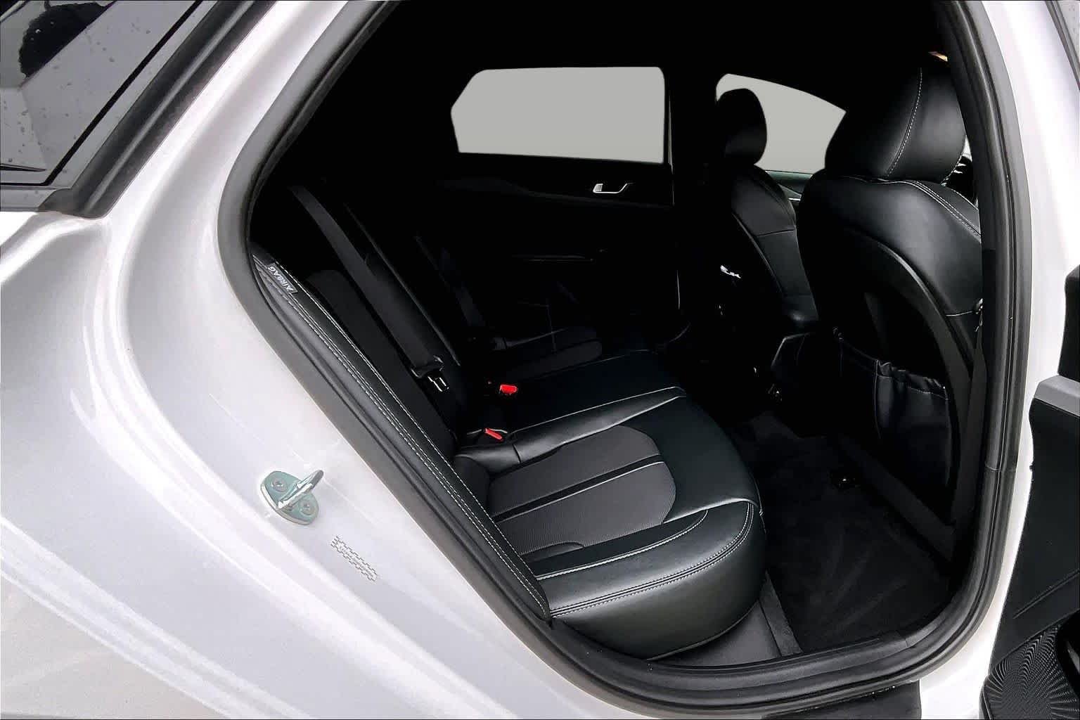 Used 2024 Glacial White Pearl Kia GT-Line image 19