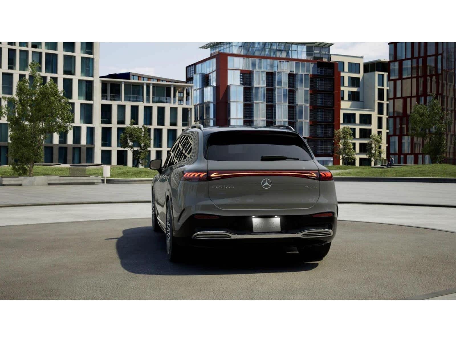 New 2027 MANUFAKTUR Alpine Grey Mercedes-Benz EQS 550 image 3