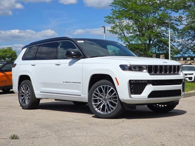 New 2026 Bright White Clear-Coat Exterior Paint Jeep Summit image 2