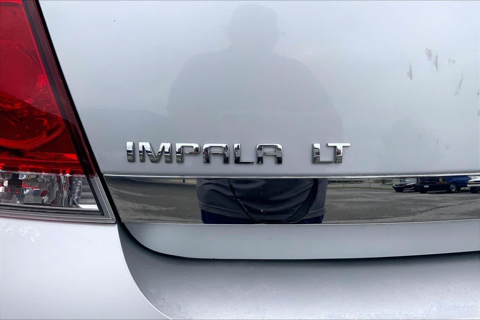 Used 2010 Silver Ice Metallic Chevrolet LT image 9