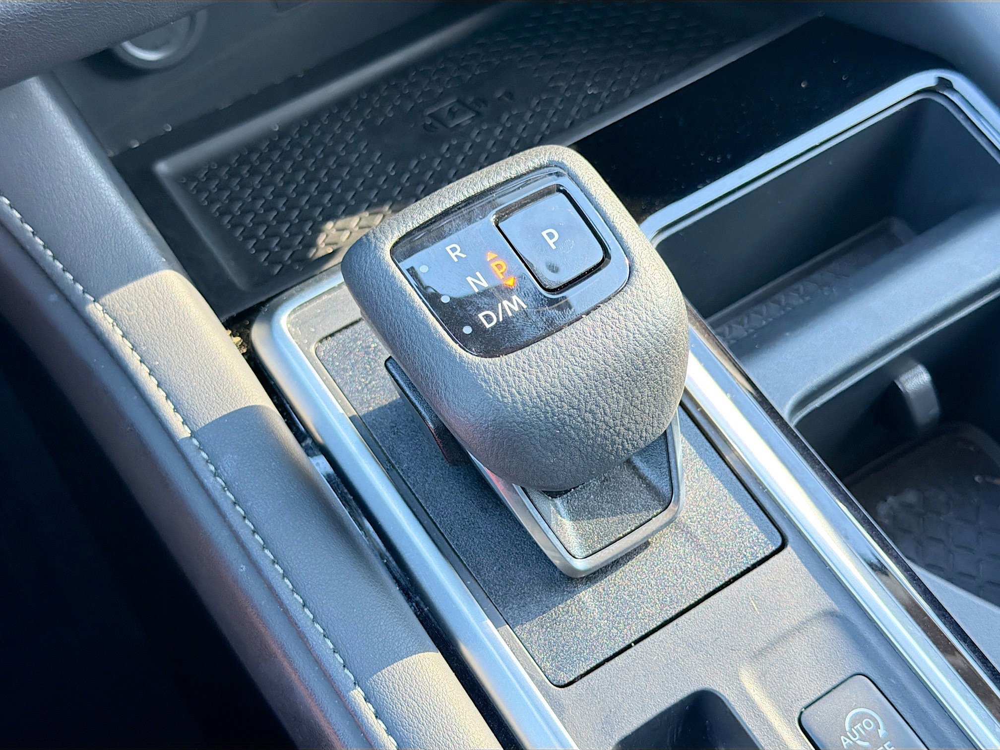 Used 2025 Brilliant Silver Metallic Nissan SL image 29