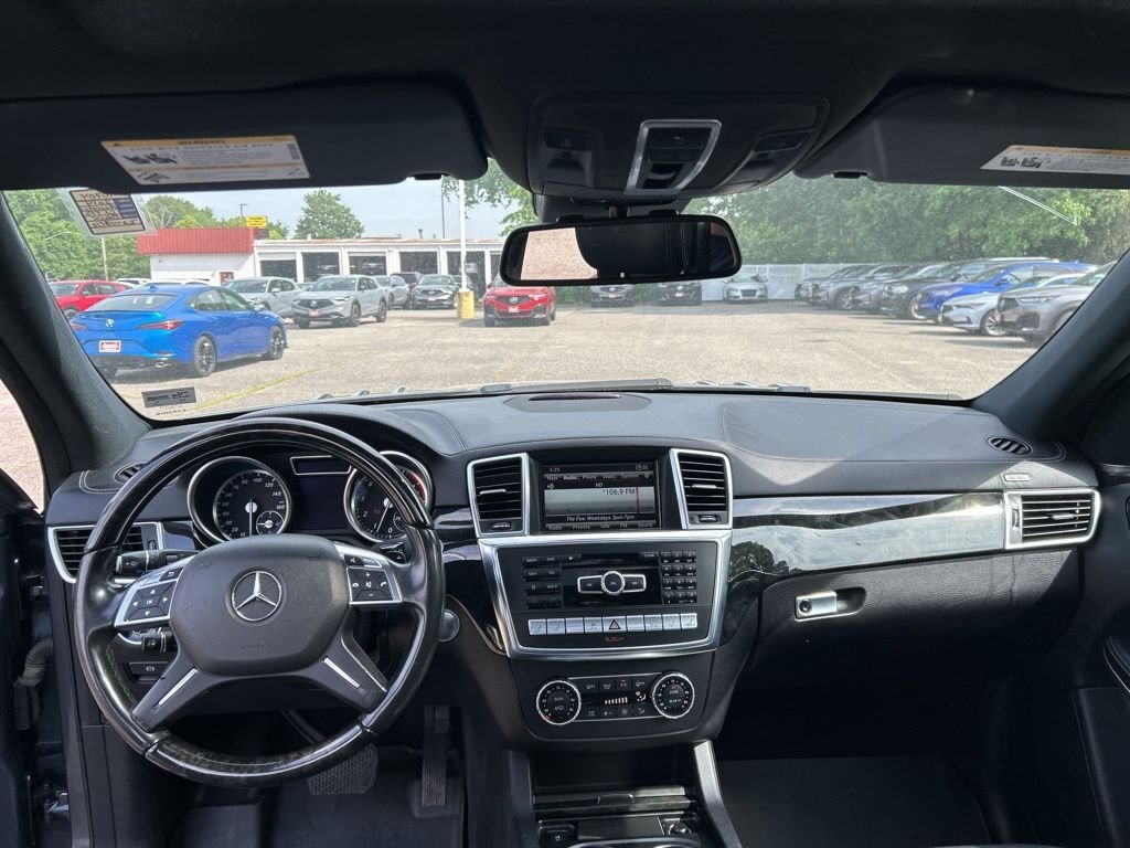 Used 2014  Mercedes-Benz GL 550 image 18