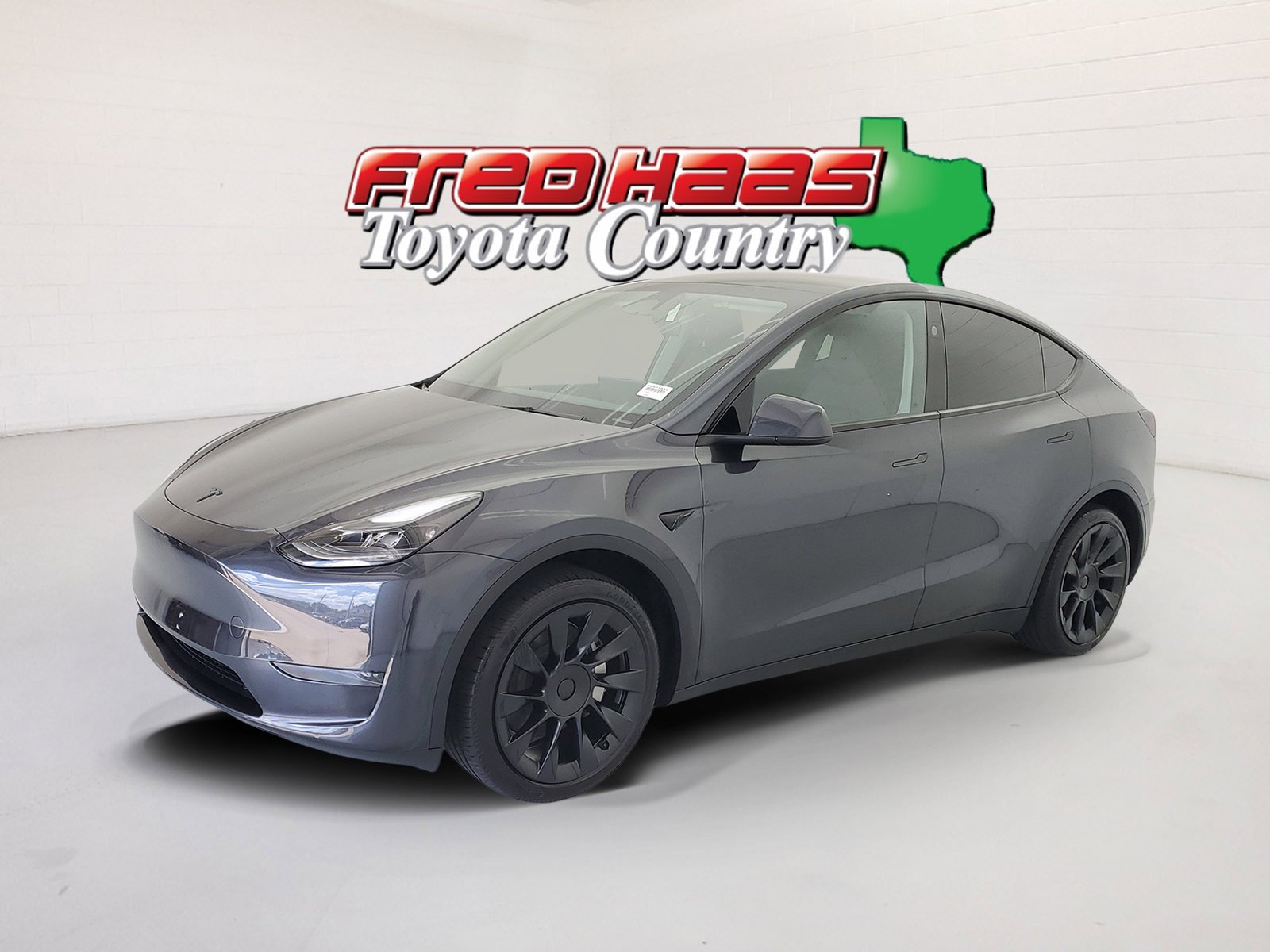 2024 Tesla Model Y Long Range Rear Wheel Drive's photo