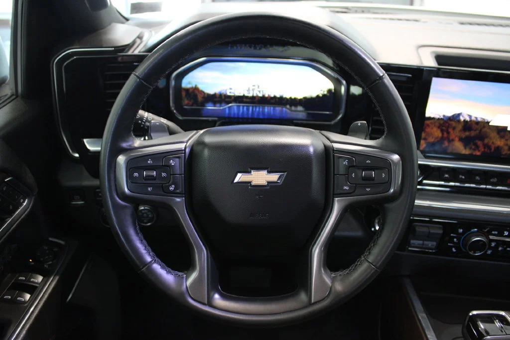 Used 2024 Iridescent Pearl Tricoat Chevrolet High Country image 25