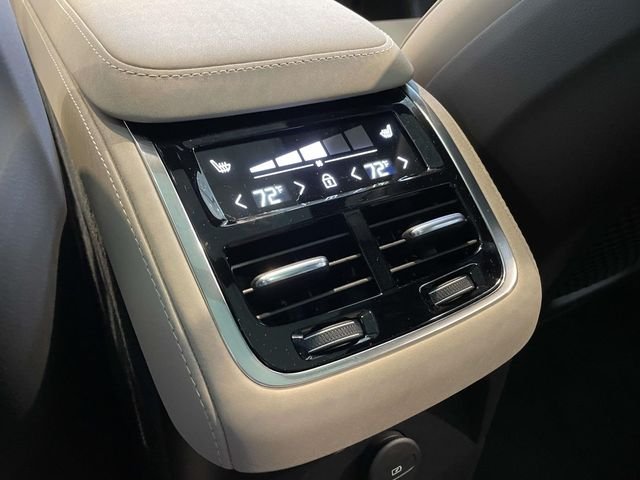2026 Volvo XC90 Plus - Photo 23