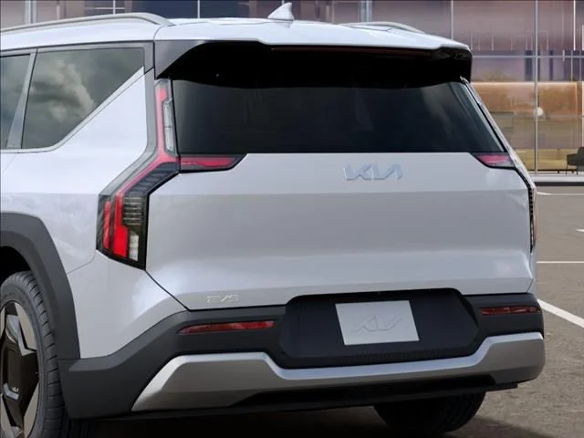 New 2026 Glacial White Pearl Kia Wind AWD image 13