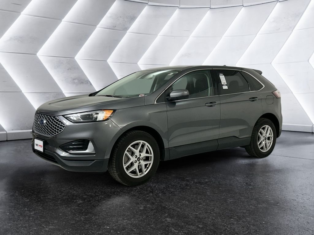 Used 2023 Gray Ford SEL image 3