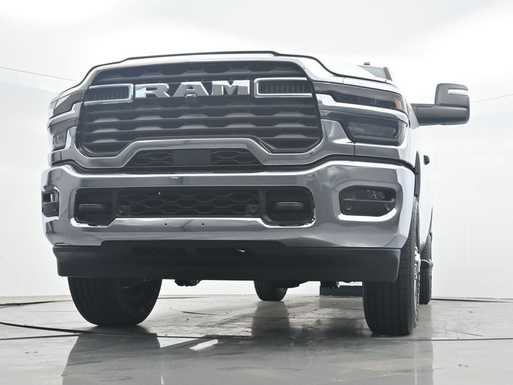 New 2026 Bright White Clear-Coat Exterior Paint RAM Tradesman image 30