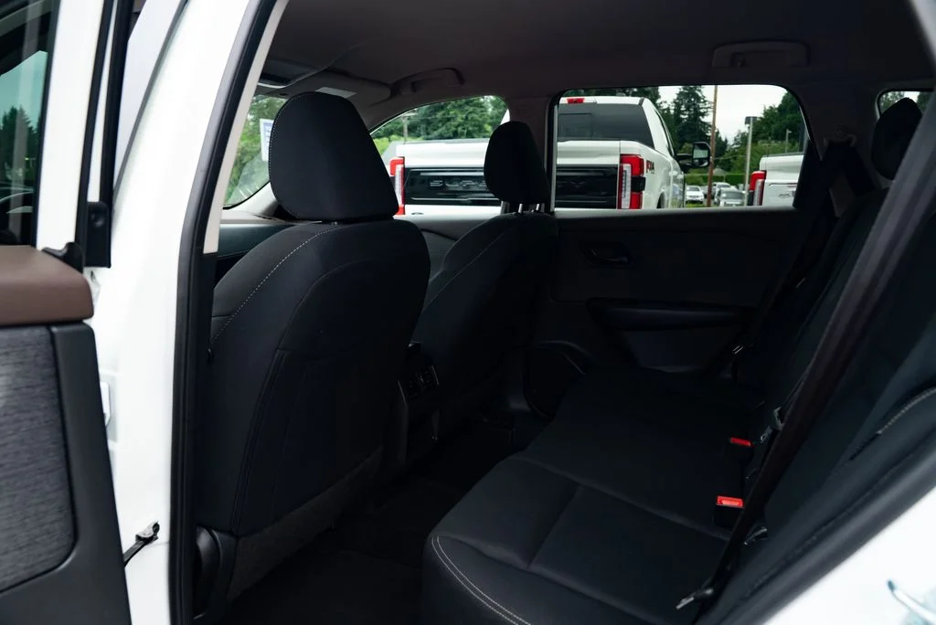 Used 2023 White Nissan S image 21