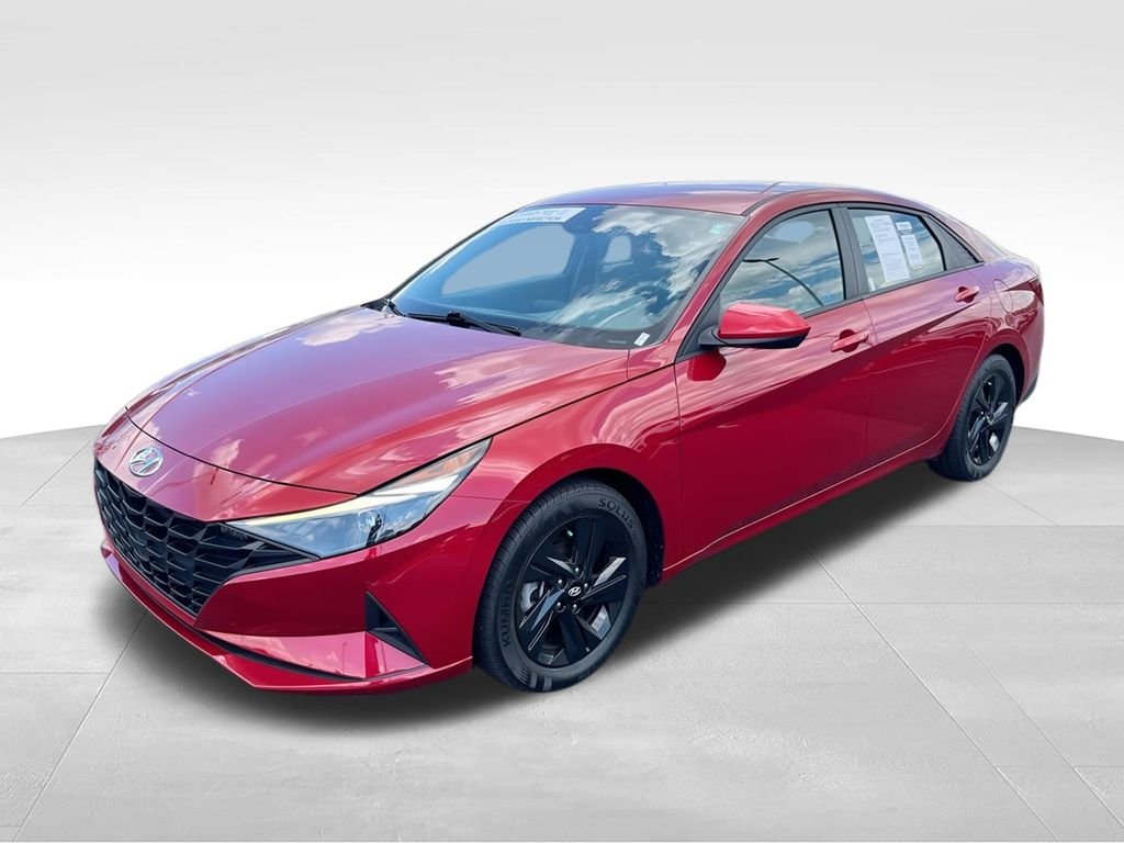 Used 2023 Red Hyundai Blue image 4