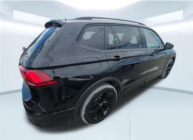 Used 2023 Black Volkswagen 2.0T SE R-Line Black image 23