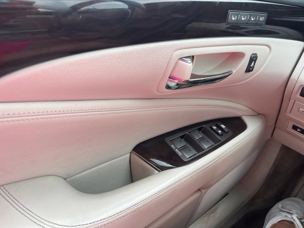 Used 2007 Starfire Pearl Lexus LWB image 17