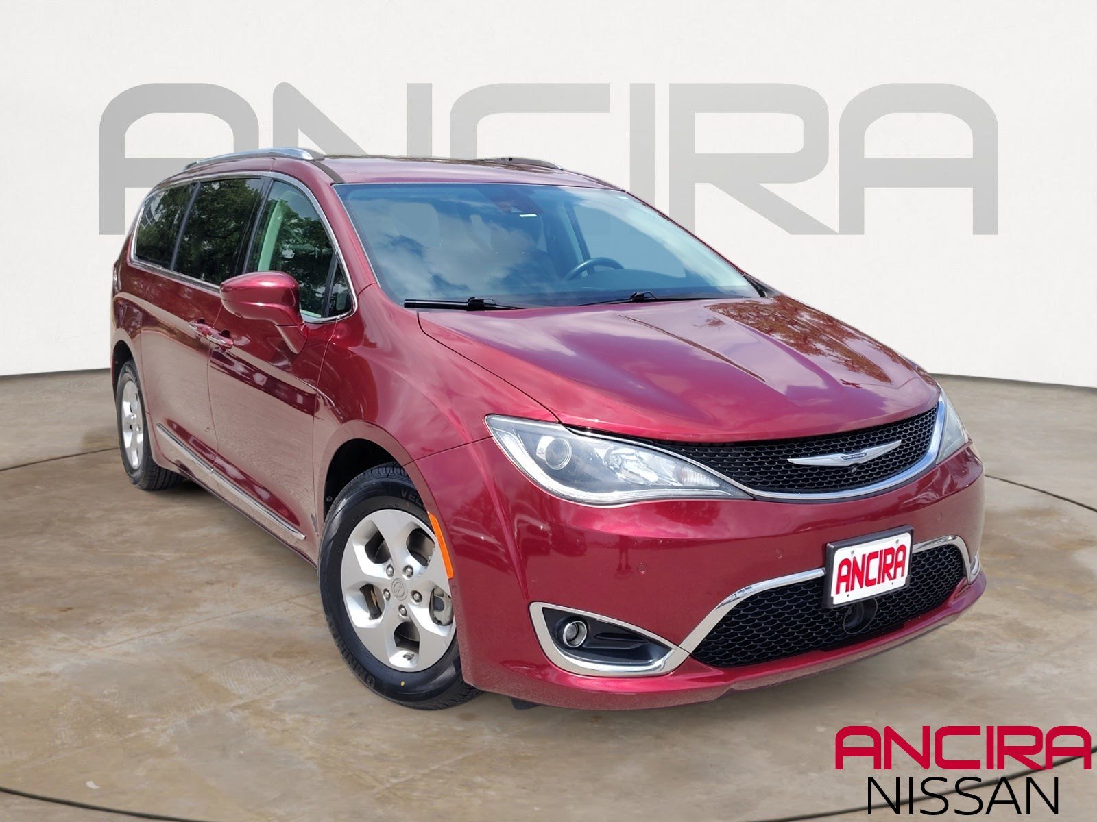2017 Chrysler Pacifica Touring-L Plus's photo