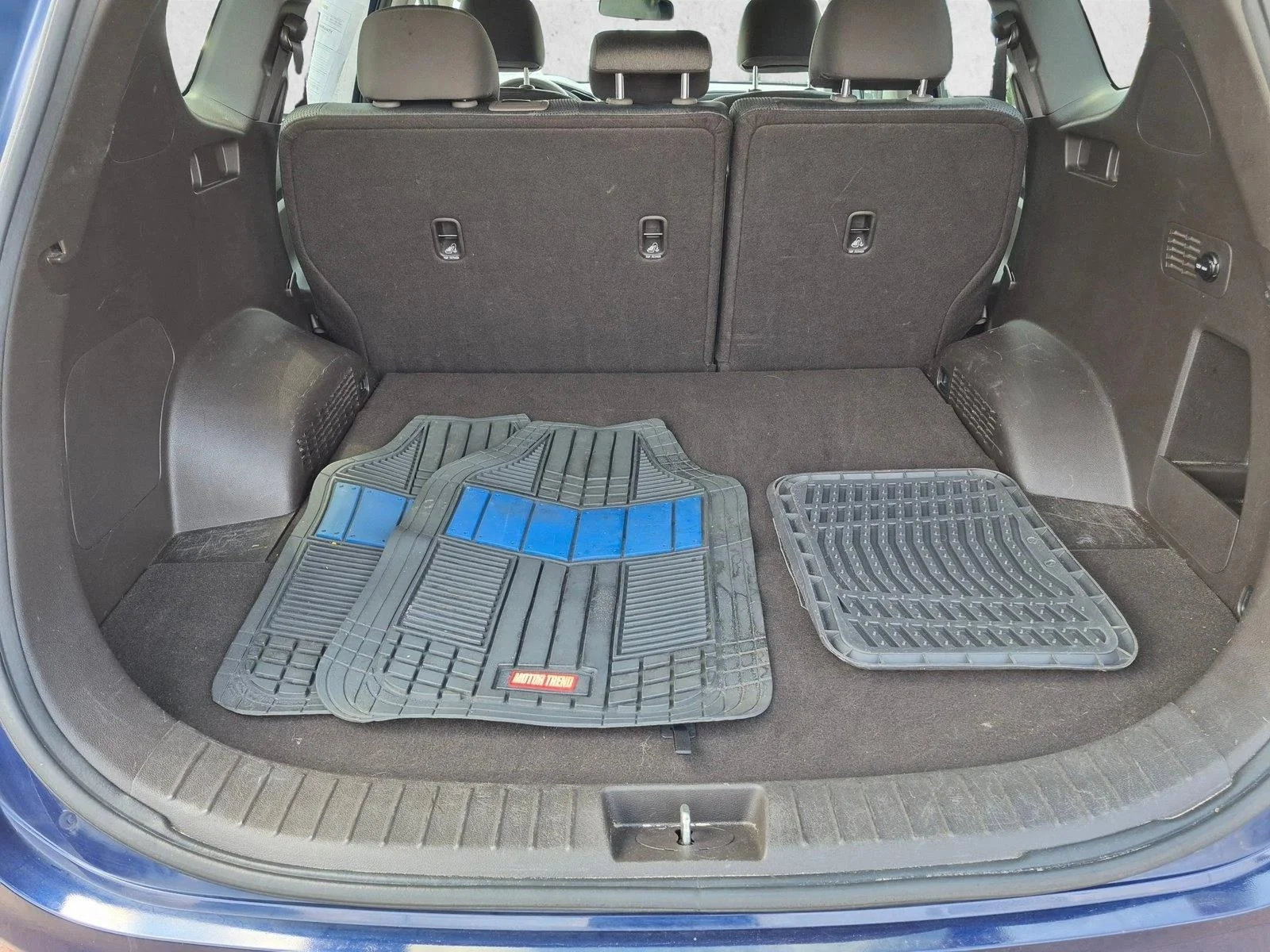 Certified Used 2019 Stormy Sea Hyundai SE image 6