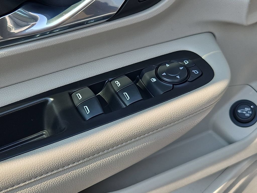 Used 2020 White Frost Tricoat GMC Denali image 11