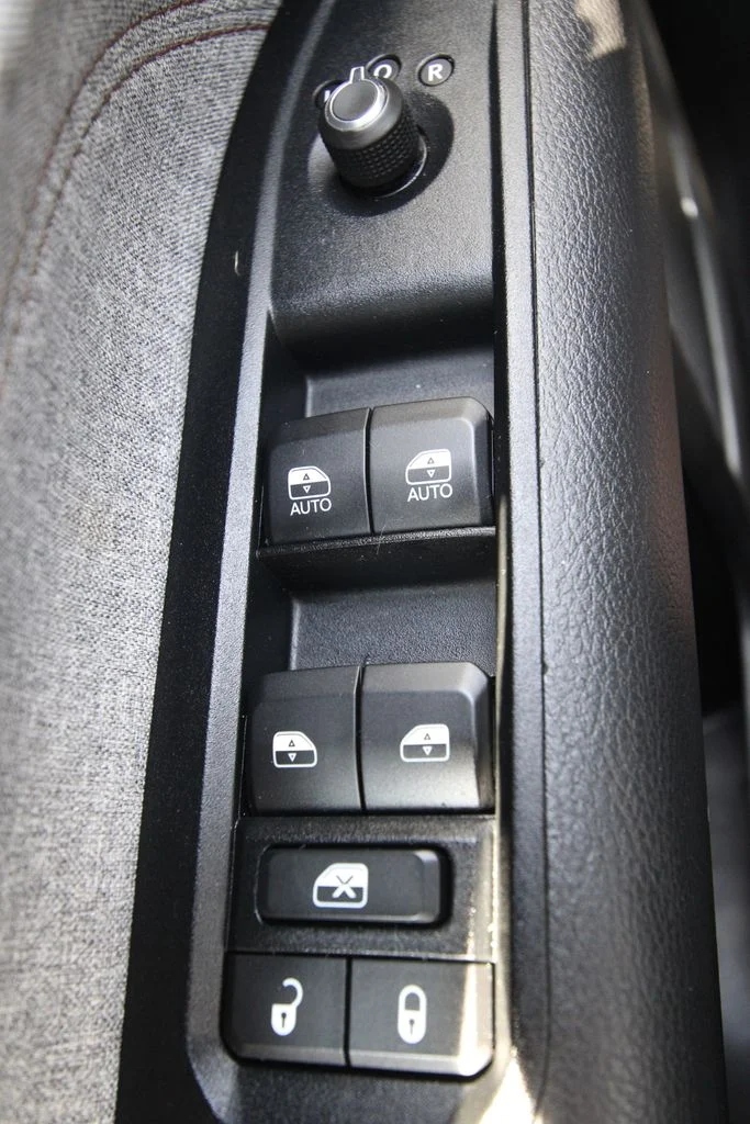 Used 2022 Blue Jeep Latitude Lux image 24