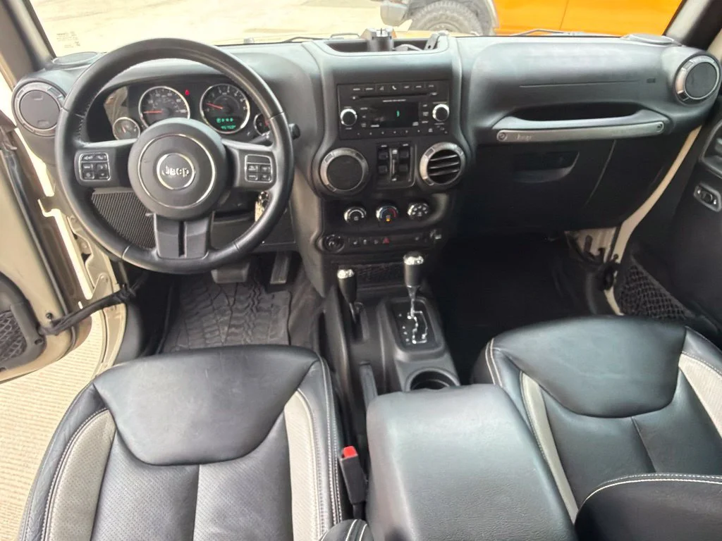 Used 2018 Beige Jeep Unlimited Sport image 22