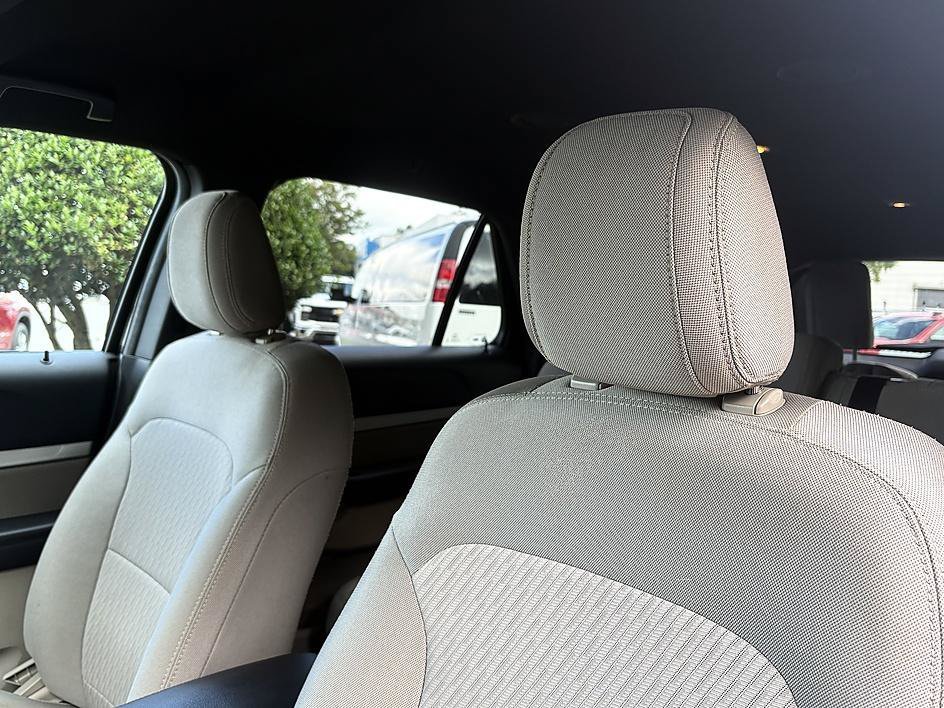 Used 2018 Shadow Black Ford Base image 18