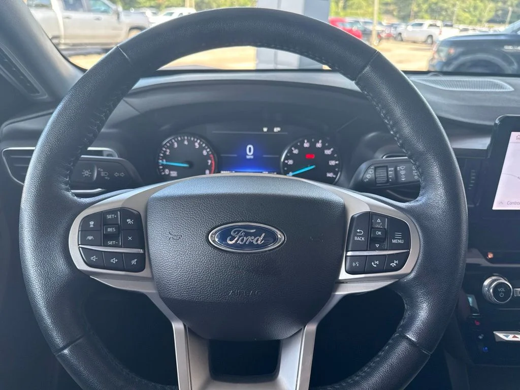 Used 2022 Gray Metallic Ford Limited image 18