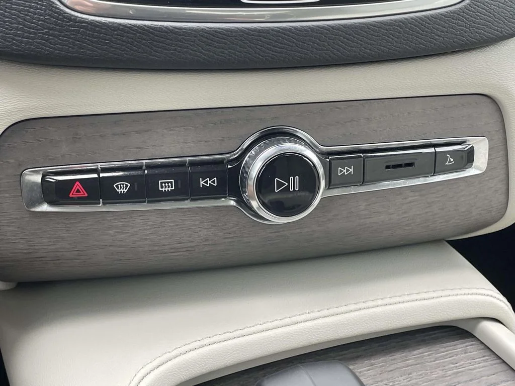 2023 Volvo XC90 Plus - Photo 19