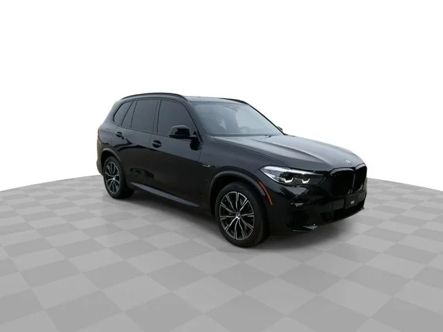 Used 2022 Black Sapphire Metallic BMW xDrive45e image 2