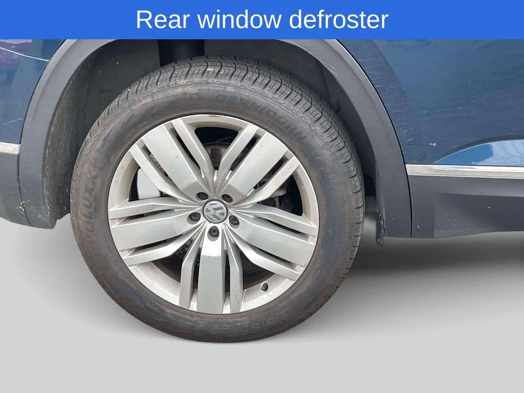 Used 2019 Blue Volkswagen SEL image 10