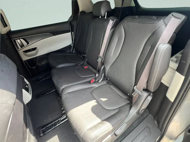 Used 2023 Silver Kia LX Seat Package image 10