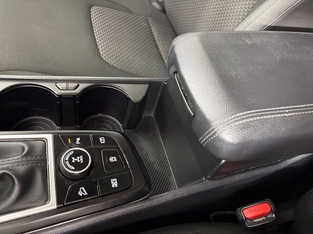 Used 2024 White Kia LX image 34