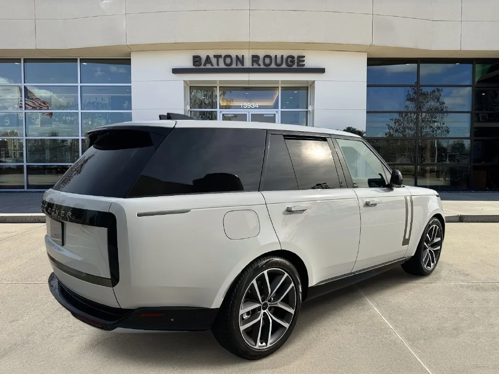 New  White Land Rover SE image 3