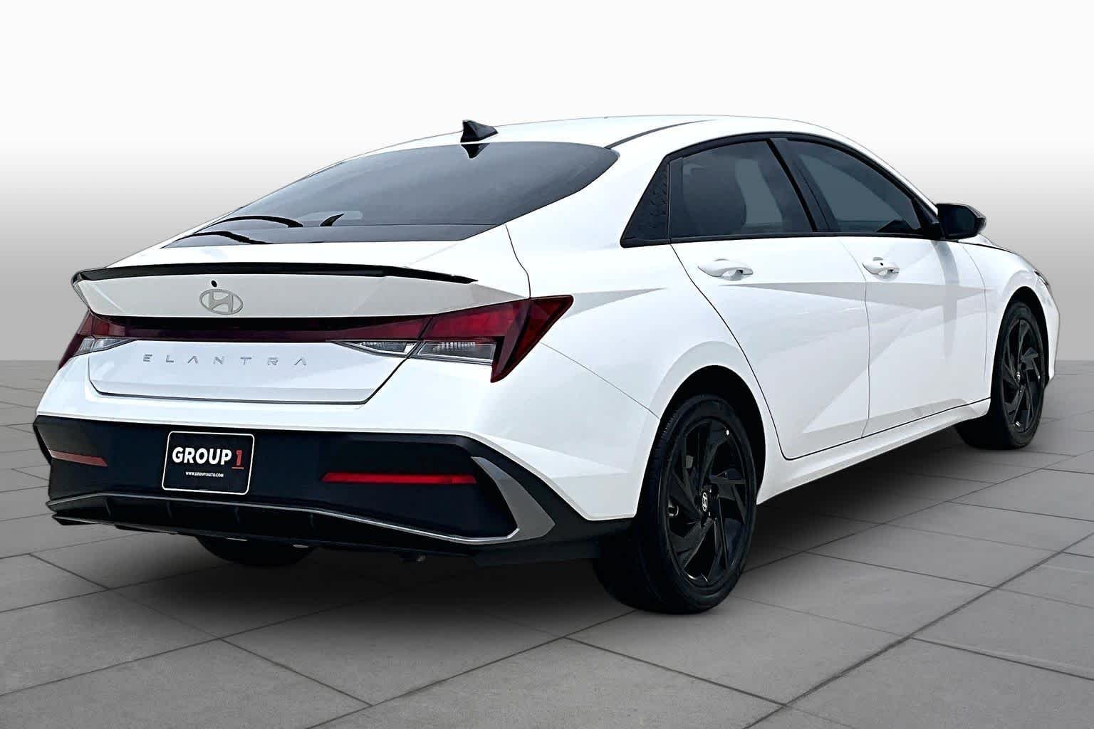 Used 2026 Serenity White Hyundai SEL Sport image 12
