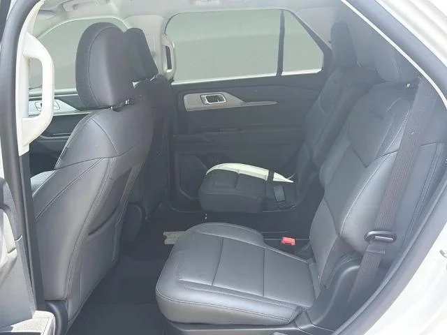 New 2026 Star White Metallic Tri-Coat Ford Active image 19