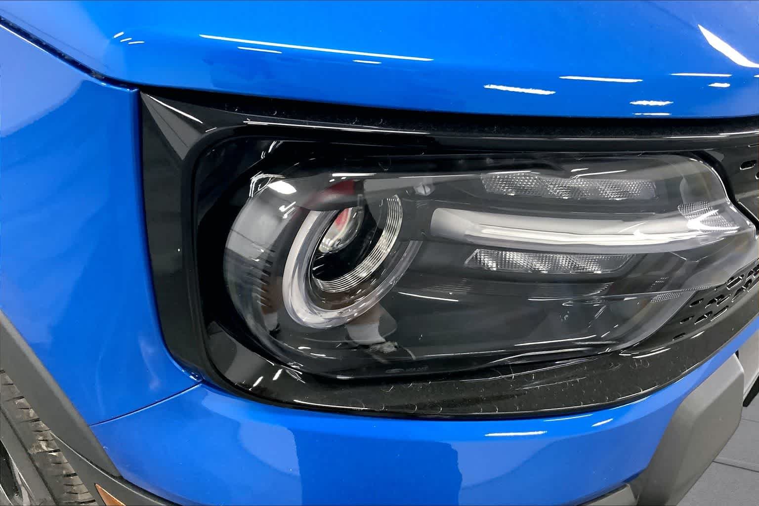 New 2026 Velocity Blue Metallic Ford Outer Banks® image 13