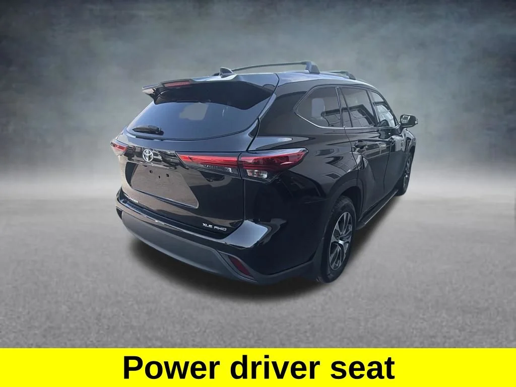 Used 2022 Black Toyota XLE image 5
