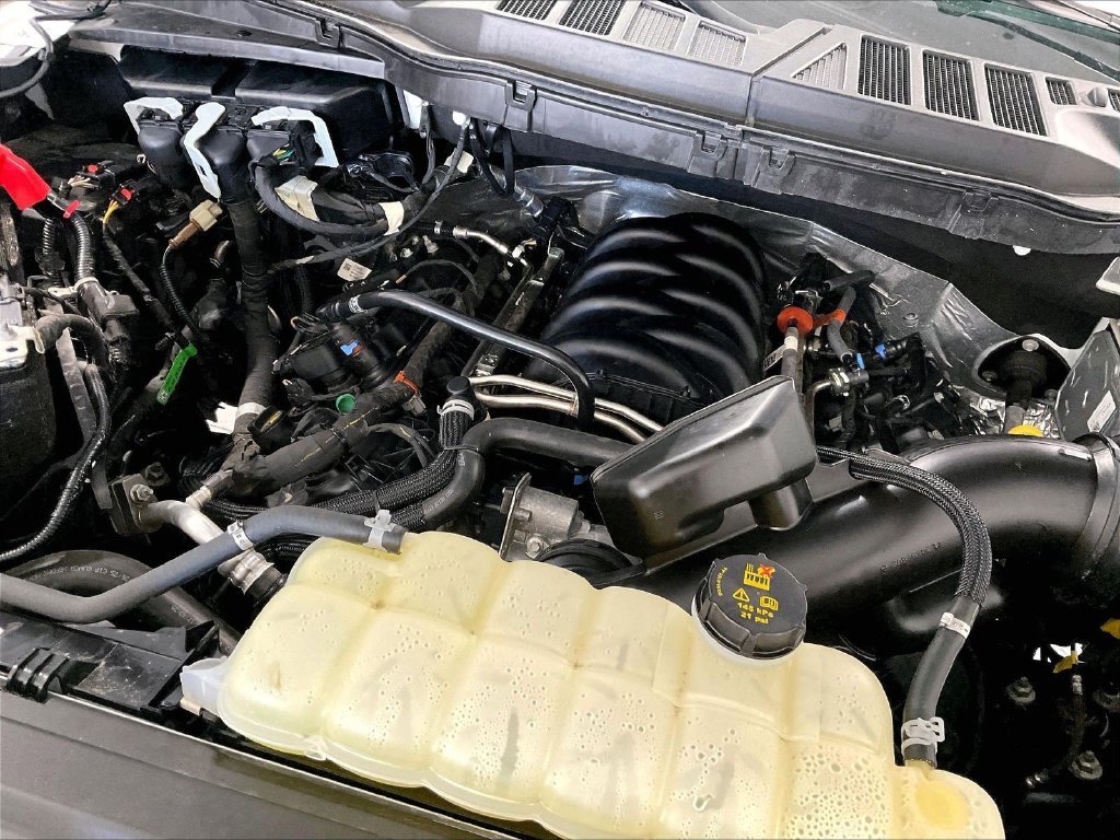 Used 2025 White Ford XLT image 35