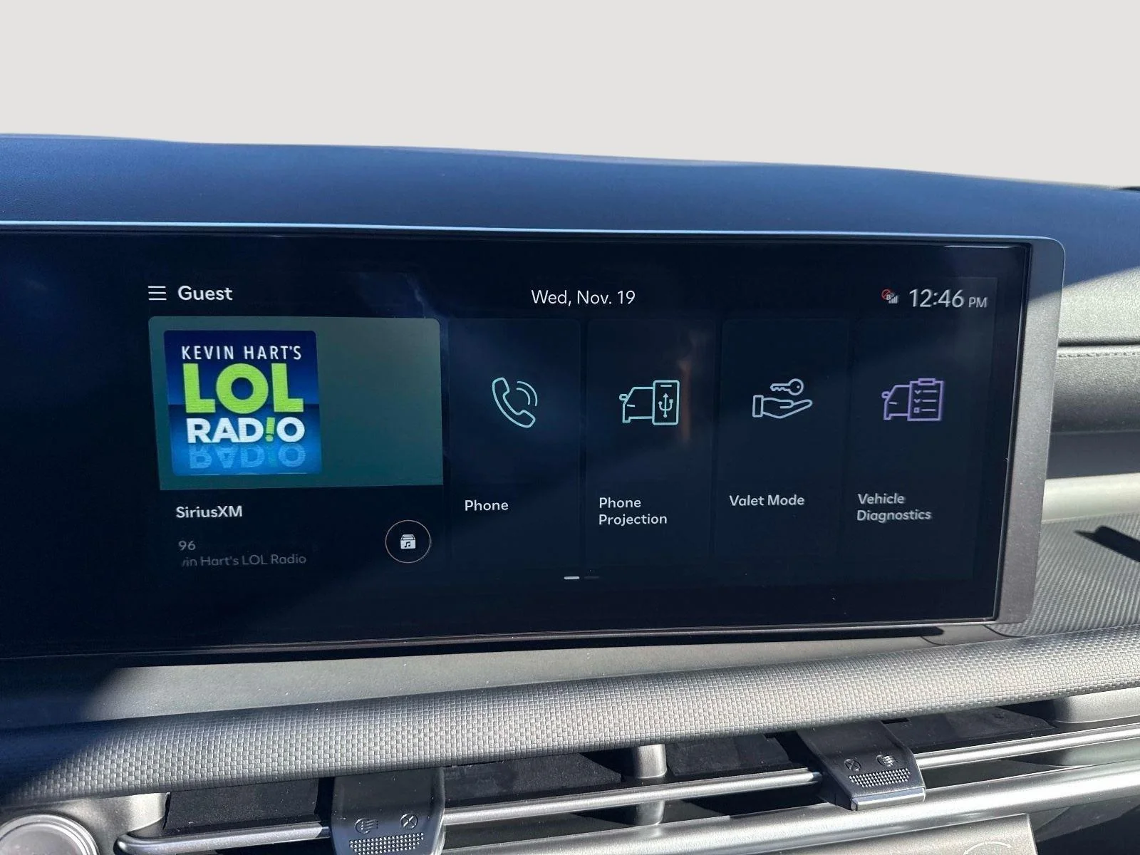 New 2026 Hampton Gray Hyundai SE image 25