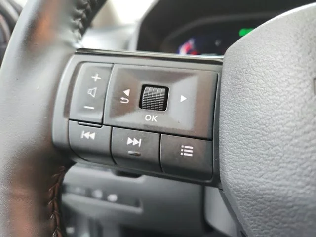 Used 2026 Gray Nissan Platinum image 27