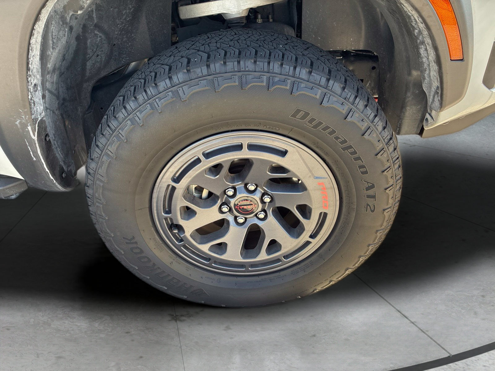 Used 2025 White Nissan PRO-4X image 36