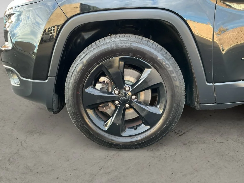 Used 2017 Black Jeep Limited image 9
