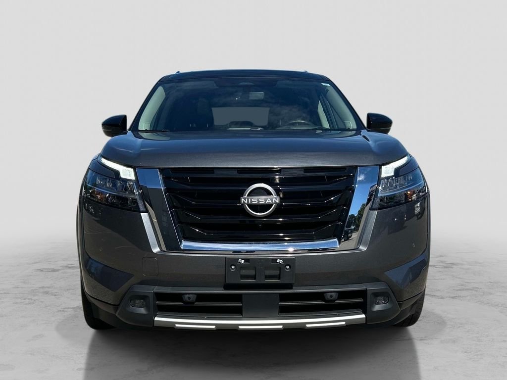 Used 2023 Gray Nissan Platinum image 8