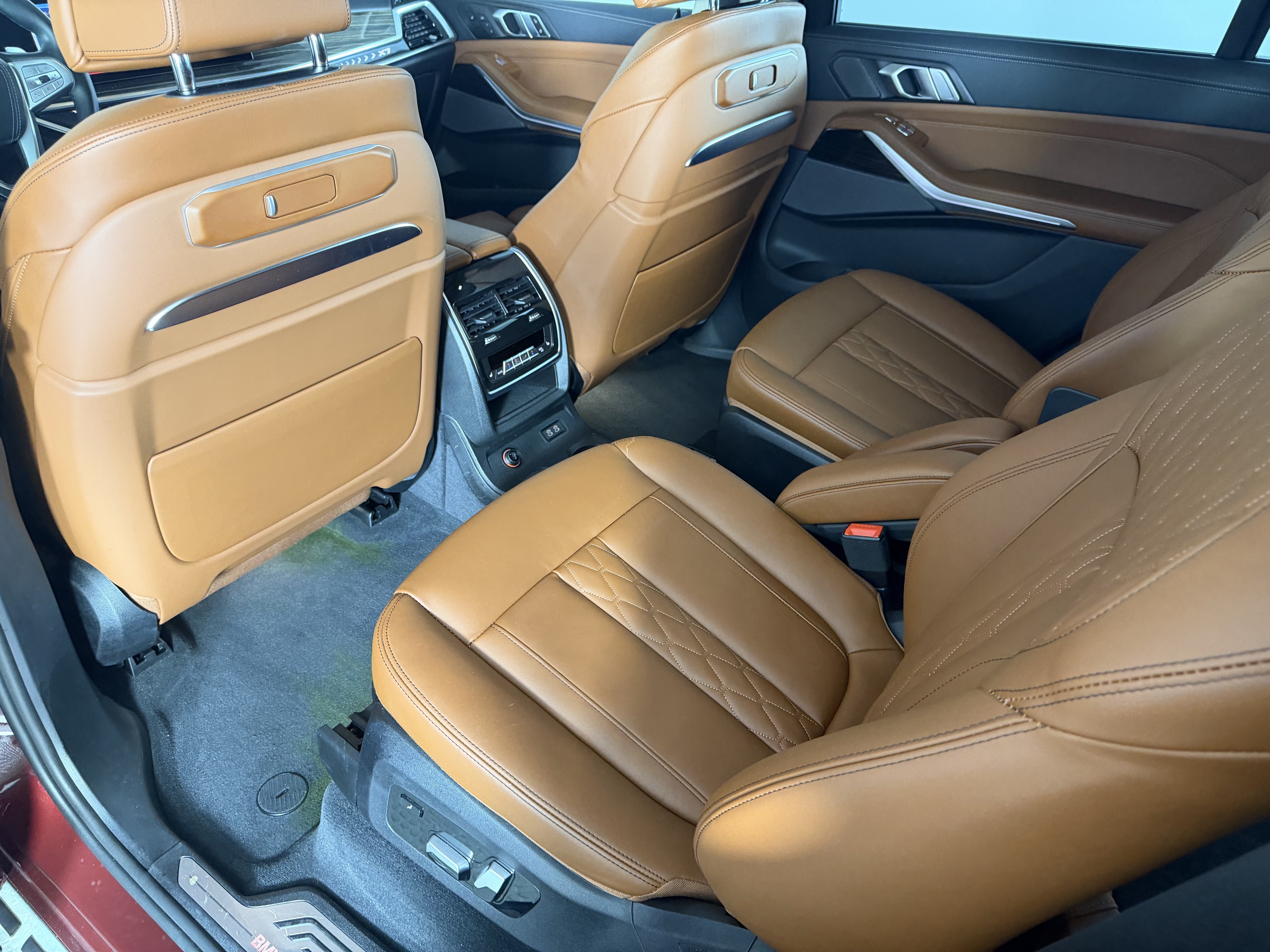 Certified Used 2025 Aventurin Red Metallic BMW xDrive40i image 17