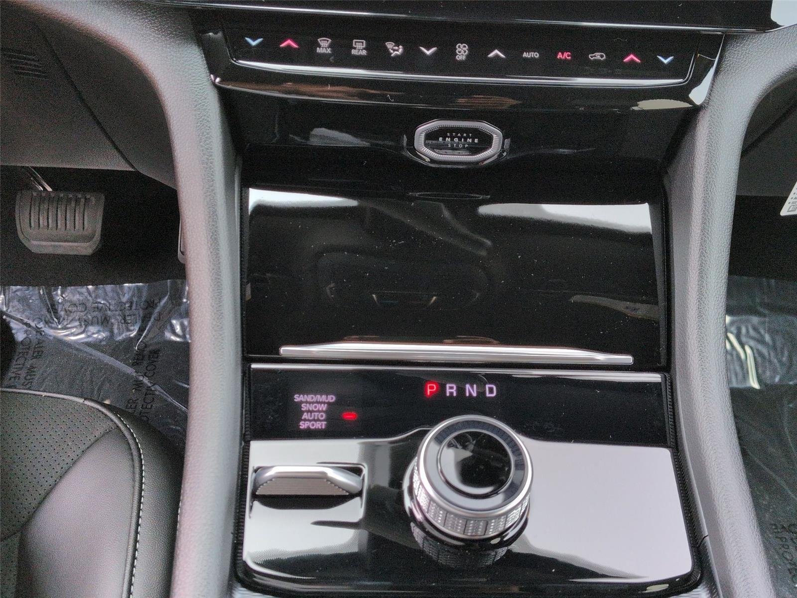 New 2026 Silver Zynith Exterior Paint Jeep Laredo Altitude image 28